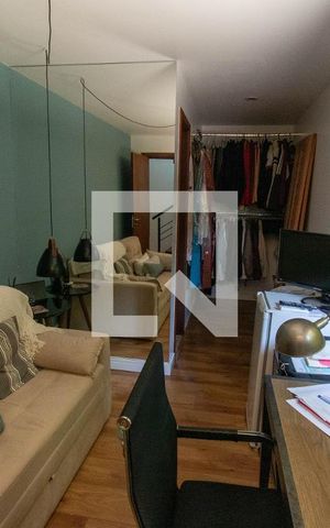 Casa de condomínio à venda com 350m², 5 quartos e 4 vagas Casa de condomínio à venda com 350m², 5 quartos e 4 vagasQuarto 3/ Sala