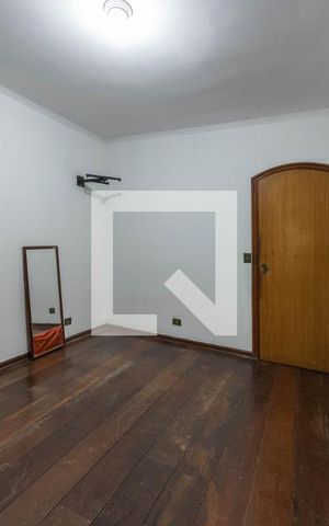 Casa à venda com 180m², 4 quartos e 2 vagas Casa à venda com 180m², 4 quartos e 2 vagasQuarto 3