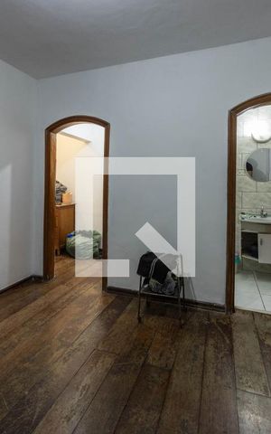 Casa à venda com 180m², 4 quartos e 2 vagas Casa à venda com 180m², 4 quartos e 2 vagasQuarto 4