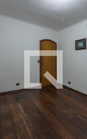 Casa à venda com 180m², 4 quartos e 2 vagas Casa à venda com 180m², 4 quartos e 2 vagasQuarto 3