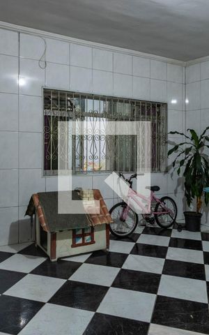 Casa à venda com 180m², 4 quartos e 2 vagas Casa à venda com 180m², 4 quartos e 2 vagasGaragem