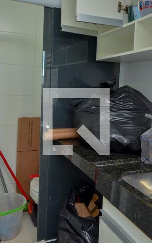 Apartamento à venda com 180m², 3 quartos e 2 vagas Apartamento à venda com 180m², 3 quartos e 2 vagasÁrea de Serviço