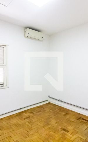 Casa à venda com 250m², 5 quartos e 9 vagas Casa à venda com 250m², 5 quartos e 9 vagasQuarto 2