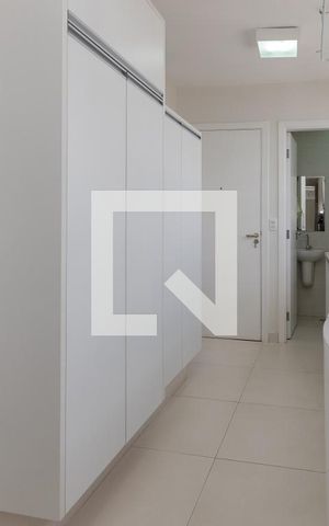 Apartamento à venda com 380m², 4 quartos e 3 vagas Apartamento à venda com 380m², 4 quartos e 3 vagasArea de Serviço