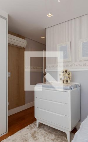 Apartamento à venda com 380m², 4 quartos e 3 vagas Apartamento à venda com 380m², 4 quartos e 3 vagasSuíte 3