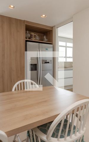 Apartamento à venda com 380m², 4 quartos e 3 vagas Apartamento à venda com 380m², 4 quartos e 3 vagasCopa
