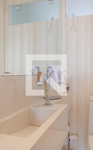 Apartamento à venda com 380m², 4 quartos e 3 vagas Apartamento à venda com 380m², 4 quartos e 3 vagasLavabo