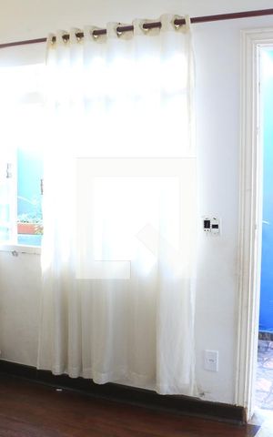 Casa à venda com 150m², 3 quartos e 2 vagasSala