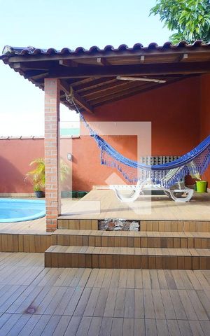 Casa à venda com 190m², 3 quartos e 3 vagas Casa à venda com 190m², 3 quartos e 3 vagasPátio