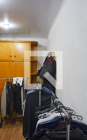 Casa à venda com 190m², 3 quartos e 3 vagas Casa à venda com 190m², 3 quartos e 3 vagasCloset