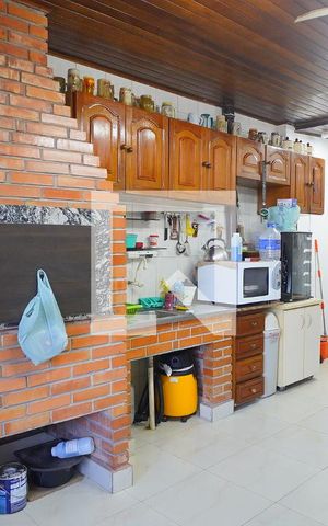 Casa à venda com 190m², 3 quartos e 3 vagas Casa à venda com 190m², 3 quartos e 3 vagasChurrasqueira