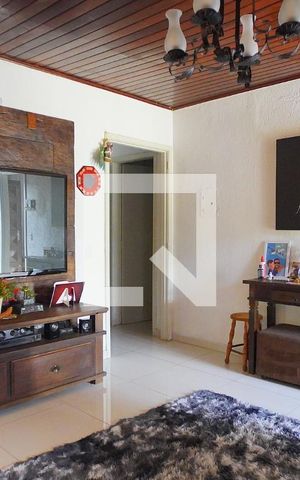 Casa à venda com 190m², 3 quartos e 3 vagas Casa à venda com 190m², 3 quartos e 3 vagasSala