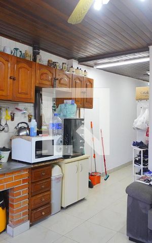 Casa à venda com 190m², 3 quartos e 3 vagas Casa à venda com 190m², 3 quartos e 3 vagasChurrasqueira