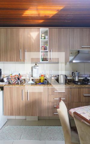 Casa à venda com 190m², 3 quartos e 3 vagas Casa à venda com 190m², 3 quartos e 3 vagasCozinha