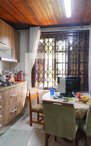 Casa à venda com 190m², 3 quartos e 3 vagas Casa à venda com 190m², 3 quartos e 3 vagasCozinha
