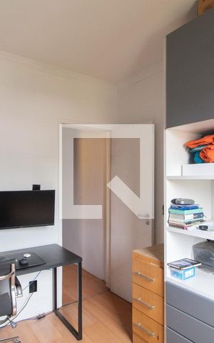 Casa à venda com 240m², 3 quartos e 3 vagas Casa à venda com 240m², 3 quartos e 3 vagasQuarto 1