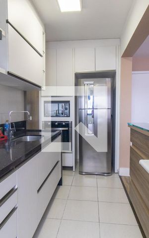 Apartamento para alugar com 74m², 2 quartos e 1 vagaCozinha
