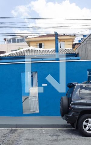 Casa para alugar com 95m², 3 quartos e 4 vagas Casa para alugar com 95m², 3 quartos e 4 vagasFachada