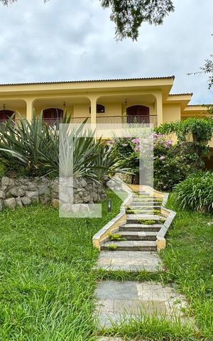 Casa de condomínio à venda com 630m², 4 quartos e 2 vagasFachada