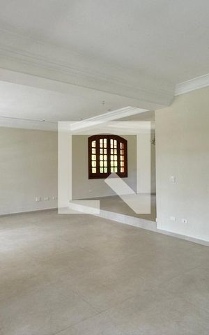 Casa de condomínio à venda com 630m², 4 quartos e 2 vagasSala