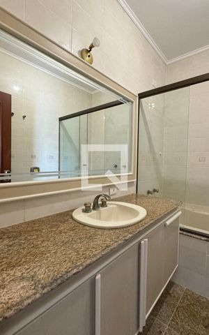 Casa de condomínio à venda com 630m², 4 quartos e 2 vagasBanheiro da Suíte 4