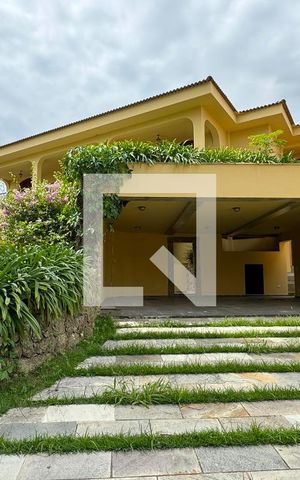 Casa de condomínio à venda com 630m², 4 quartos e 2 vagasGaragem