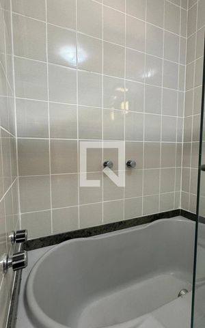 Casa de condomínio à venda com 630m², 4 quartos e 2 vagasBanheiro da Suíte 3
