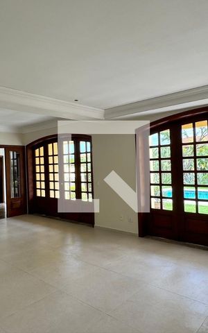 Casa de condomínio à venda com 630m², 4 quartos e 2 vagasSala