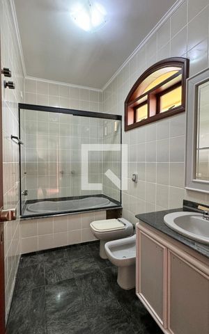 Casa de condomínio à venda com 630m², 4 quartos e 2 vagasBanheiro da Suíte 3