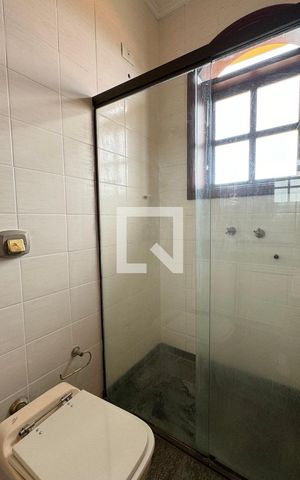 Casa de condomínio à venda com 630m², 4 quartos e 2 vagasBanheiro da Suíte 2