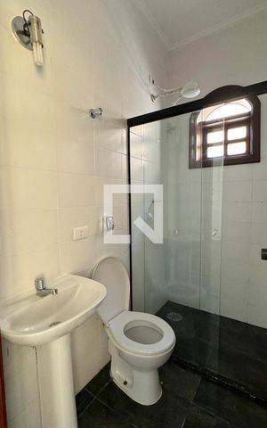 Casa de condomínio à venda com 630m², 4 quartos e 2 vagasBanheiro de serviço