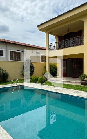 Casa de condomínio à venda com 630m², 4 quartos e 2 vagasPiscina