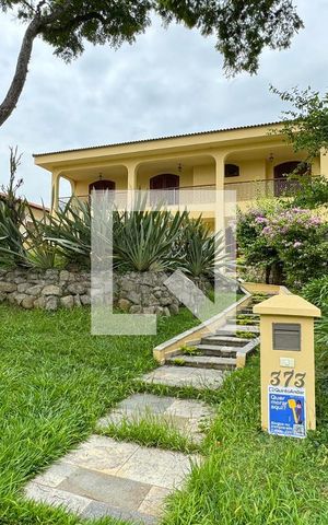 Casa de condomínio à venda com 630m², 4 quartos e 2 vagasFachada