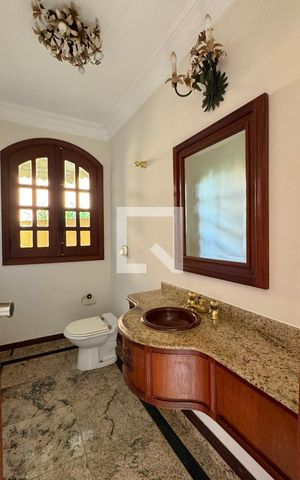 Casa de condomínio à venda com 630m², 4 quartos e 2 vagasLavabo