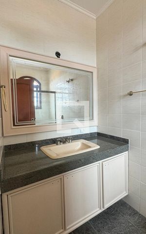 Casa de condomínio à venda com 630m², 4 quartos e 2 vagasBanheiro da Suíte 2