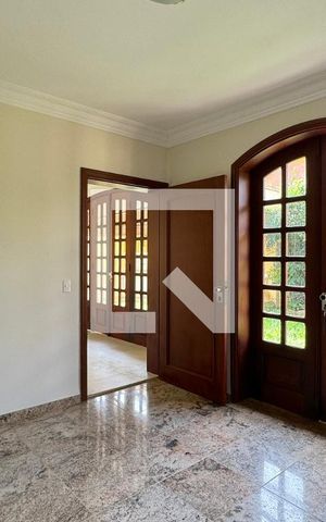 Casa de condomínio à venda com 630m², 4 quartos e 2 vagascopa