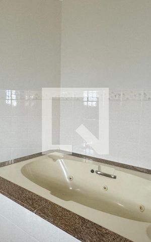 Casa de condomínio à venda com 630m², 4 quartos e 2 vagasBanheiro da Suíte 1