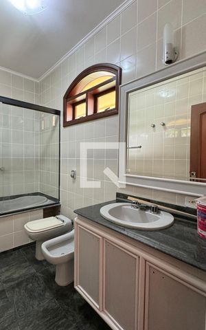 Casa de condomínio à venda com 630m², 4 quartos e 2 vagasBanheiro da Suíte 3