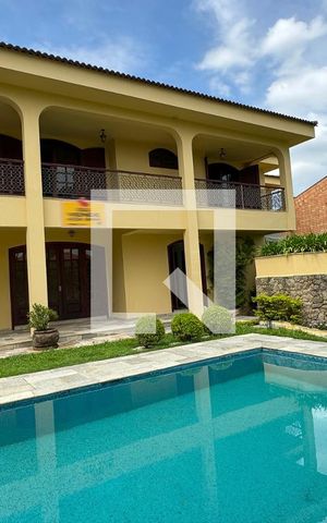 Casa de condomínio à venda com 630m², 4 quartos e 2 vagasPiscina