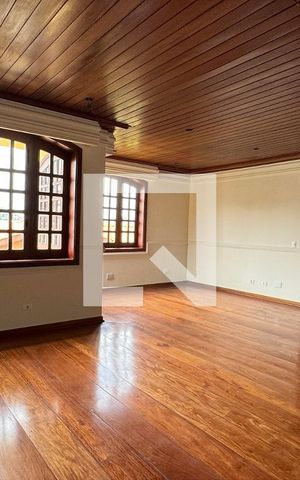 Casa de condomínio à venda com 630m², 4 quartos e 2 vagasSala de TV