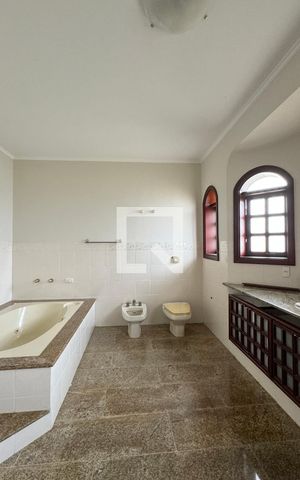 Casa de condomínio à venda com 630m², 4 quartos e 2 vagasBanheiro da Suíte 1