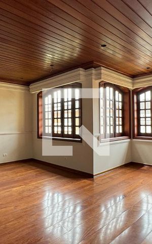 Casa de condomínio à venda com 630m², 4 quartos e 2 vagasSala de TV