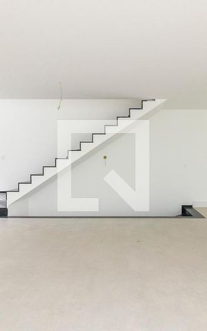 Casa de condomínio à venda com 455m², 4 quartos e 4 vagas Casa de condomínio à venda com 455m², 4 quartos e 4 vagasSala