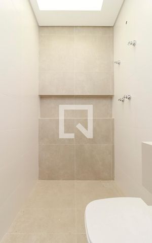 Casa de condomínio à venda com 455m², 4 quartos e 4 vagas Casa de condomínio à venda com 455m², 4 quartos e 4 vagasSuíte 3 - Banheiro