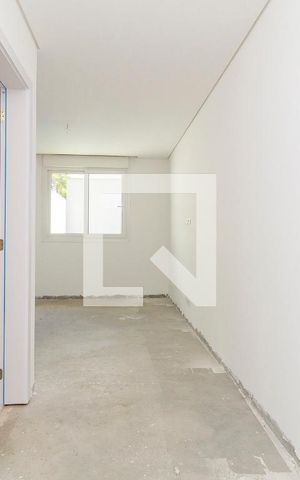 Casa de condomínio à venda com 455m², 4 quartos e 4 vagas Casa de condomínio à venda com 455m², 4 quartos e 4 vagasCorredor