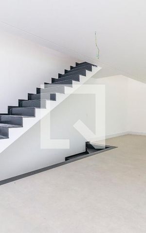 Casa de condomínio à venda com 455m², 4 quartos e 4 vagas Casa de condomínio à venda com 455m², 4 quartos e 4 vagasSala