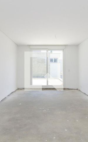 Casa de condomínio à venda com 455m², 4 quartos e 4 vagas Casa de condomínio à venda com 455m², 4 quartos e 4 vagasSuíte 1