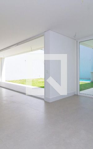 Casa de condomínio à venda com 455m², 4 quartos e 4 vagas Casa de condomínio à venda com 455m², 4 quartos e 4 vagasCozinha