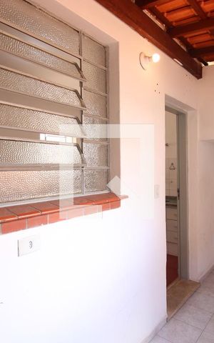 Casa para alugar com 81m², 2 quartos e sem vagaÁrea de Serviço