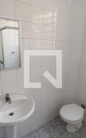 Casa para alugar com 81m², 2 quartos e sem vagaBanheiro